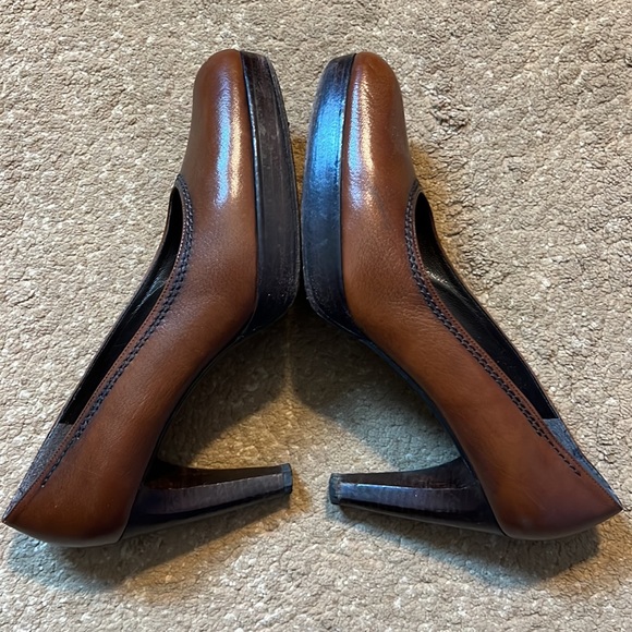 Stuart Weitzman Brown Platform Heels - Picture 3 of 9